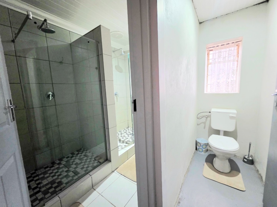 11 Bedroom Property for Sale in Brandwag Free State